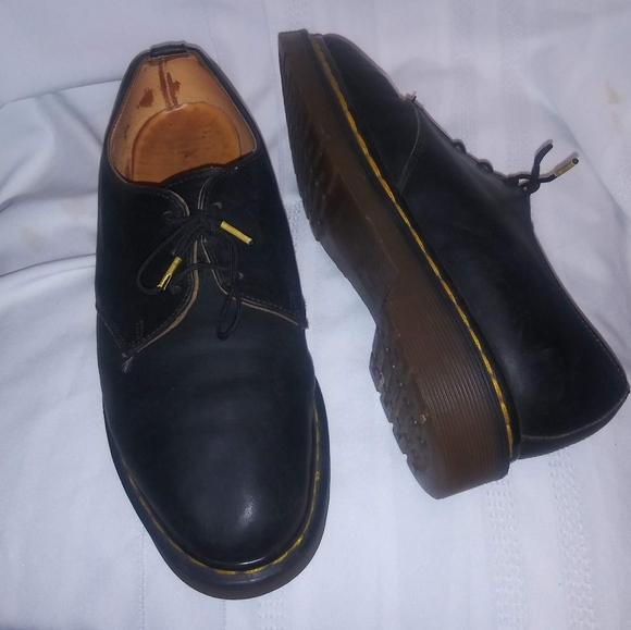 Dr. Martens Other - 💋 DOC MARTIN original unisex shoes. Size 6💋
